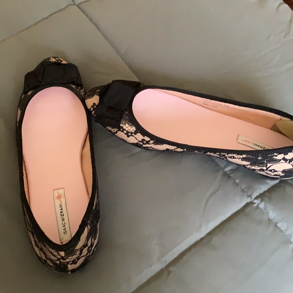 Isaac Mizrahi Live flats sz 8 m black lace patterned black bow - Picture 6 of 10